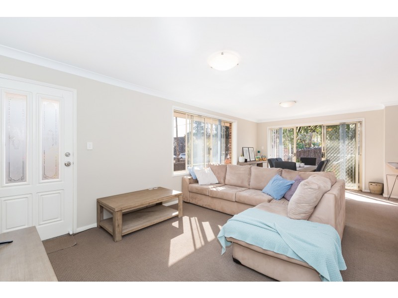 1/109 Oak Road, Kirrawee NSW 2232