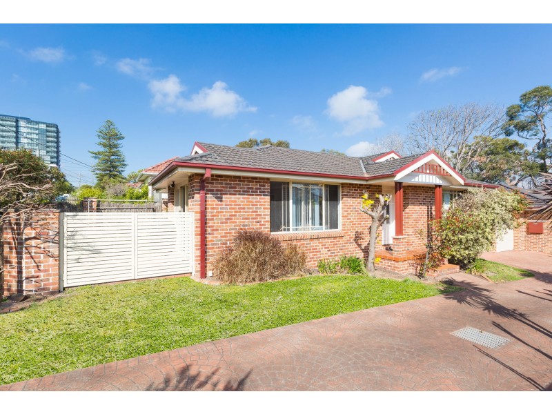 1/109 Oak Road, Kirrawee NSW 2232