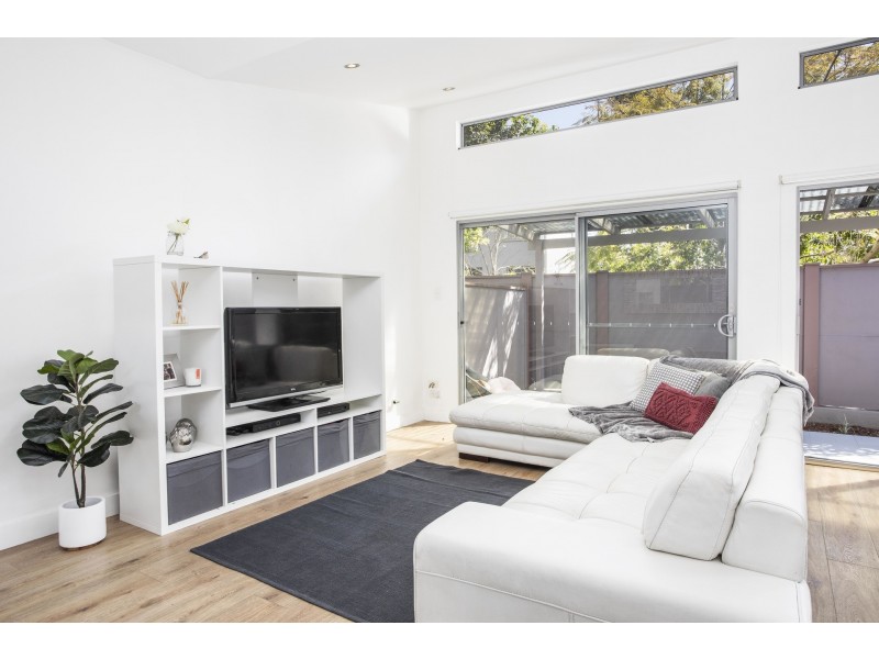 8/9 Fenton Avenue, Caringbah NSW 2229