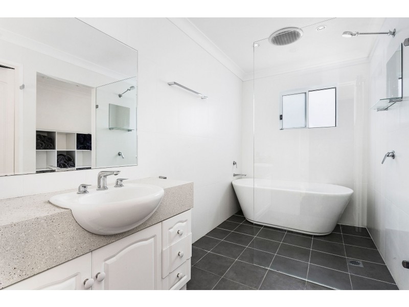2 Tea Tree Place, Kirrawee NSW 2232