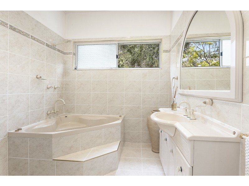 70 Tara Street, Sylvania NSW 2224