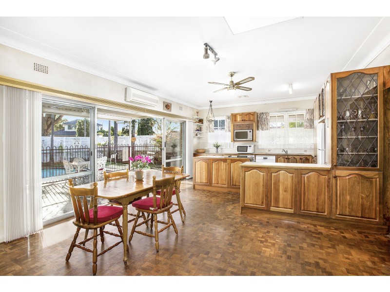 1 Kaloona Place, Kirrawee NSW 2232