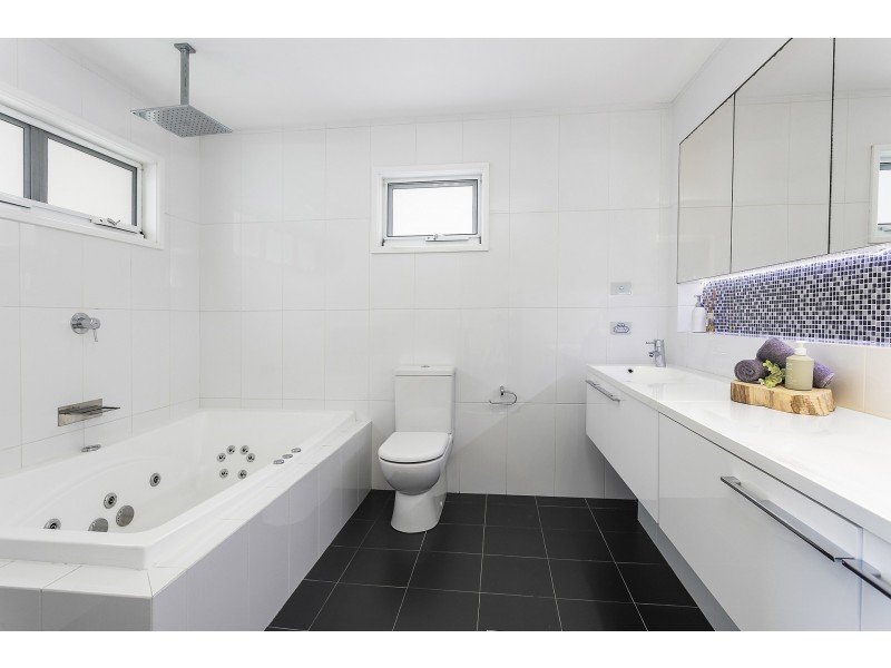 17 Roma Place, Sylvania NSW 2224