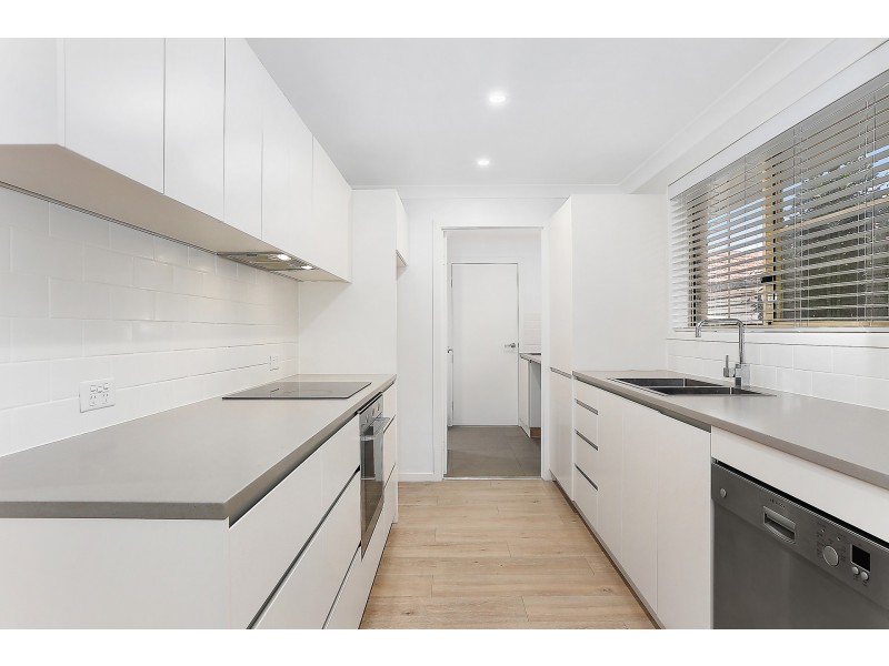 2/9-11 Clements Parade, Kirrawee NSW 2232