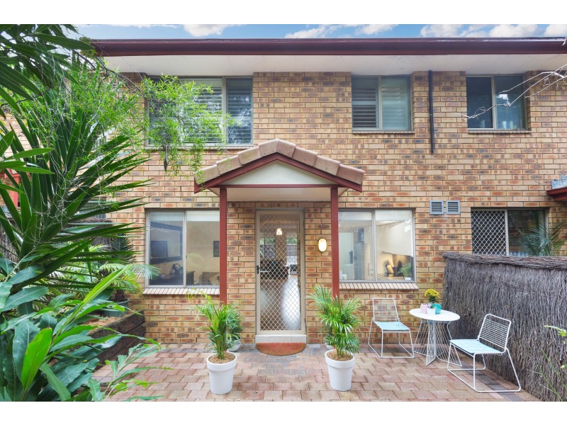 2/81 Bath Road, Kirrawee NSW 2232