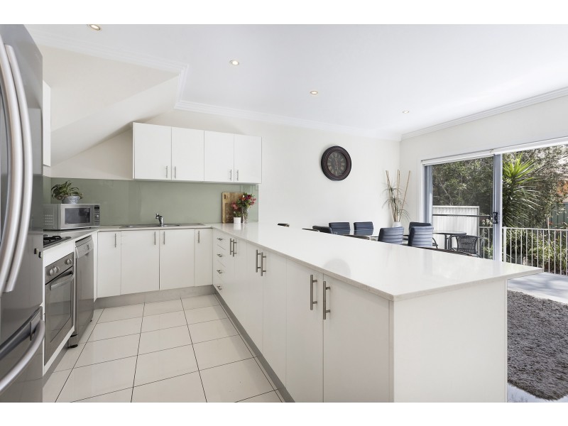 2/1 Bowral Avenue, Miranda NSW 2228