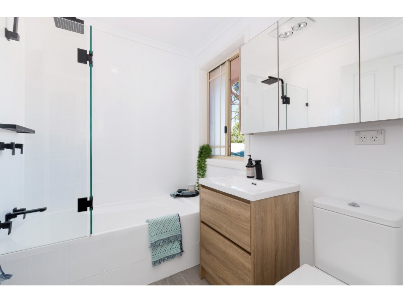 2/11 Frobisher Avenue, Caringbah NSW 2229