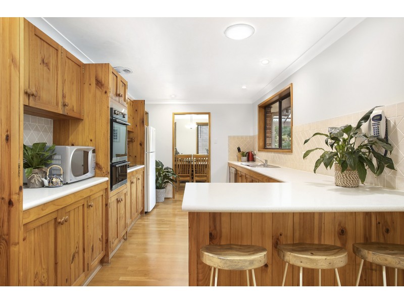 8 Glenora Road, Yarrawarrah NSW 2233