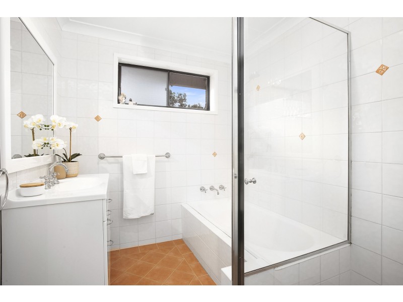 8 Glenora Road, Yarrawarrah NSW 2233