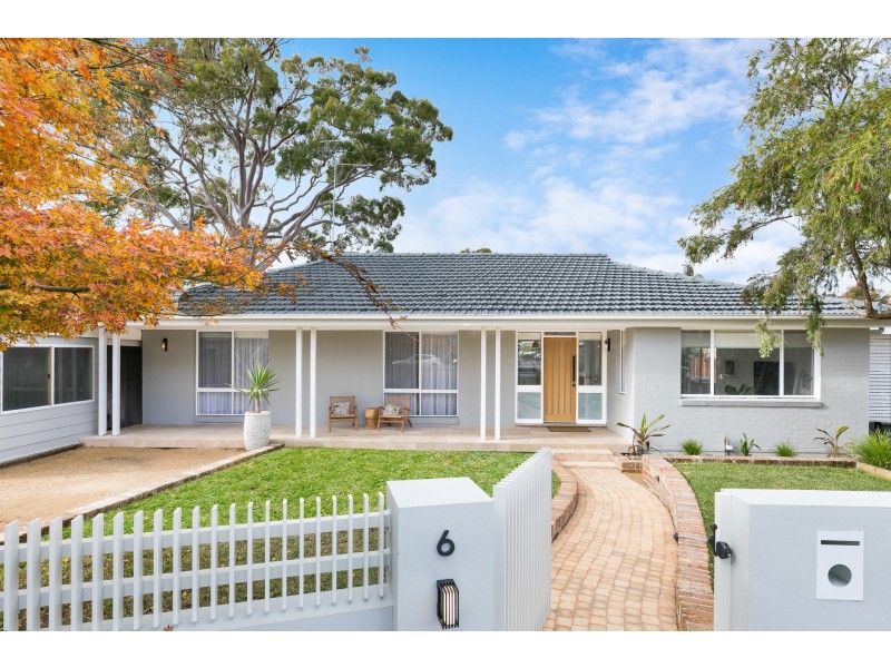 6 Deakin Place, Kirrawee NSW 2232