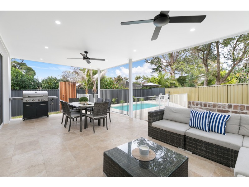 6 Deakin Place, Kirrawee NSW 2232