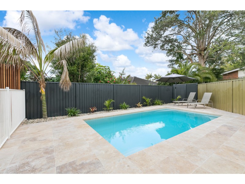 6 Deakin Place, Kirrawee NSW 2232