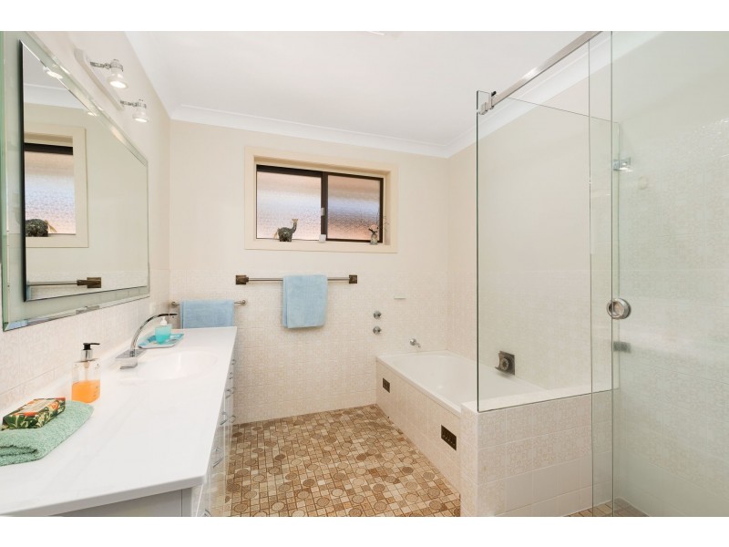 7 Tea Tree Place, Kirrawee NSW 2232