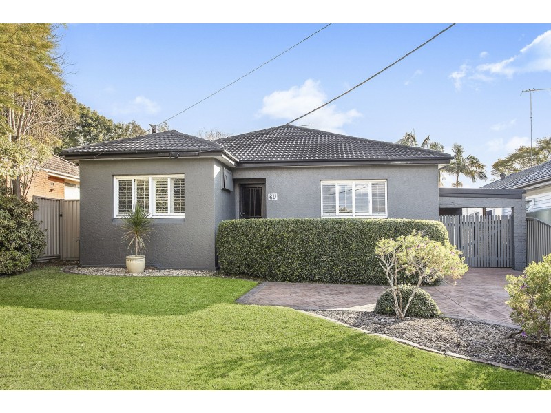 211 Oak Road, Kirrawee NSW 2232