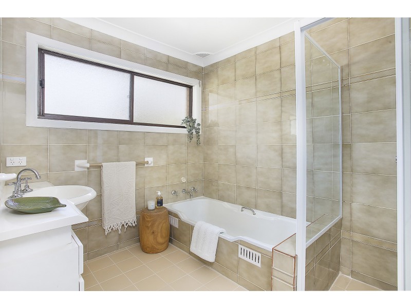 15a Manooka Place, Kareela NSW 2232