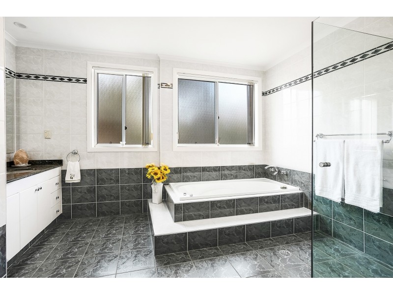 27 Borambil Place, Oyster Bay NSW 2225