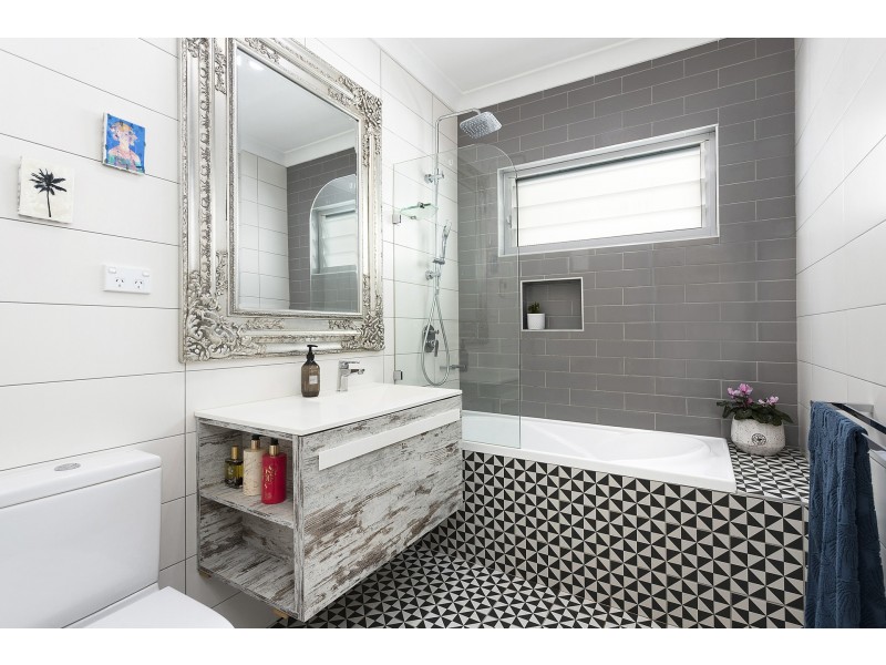 2 Weemala Avenue, Kirrawee NSW 2232