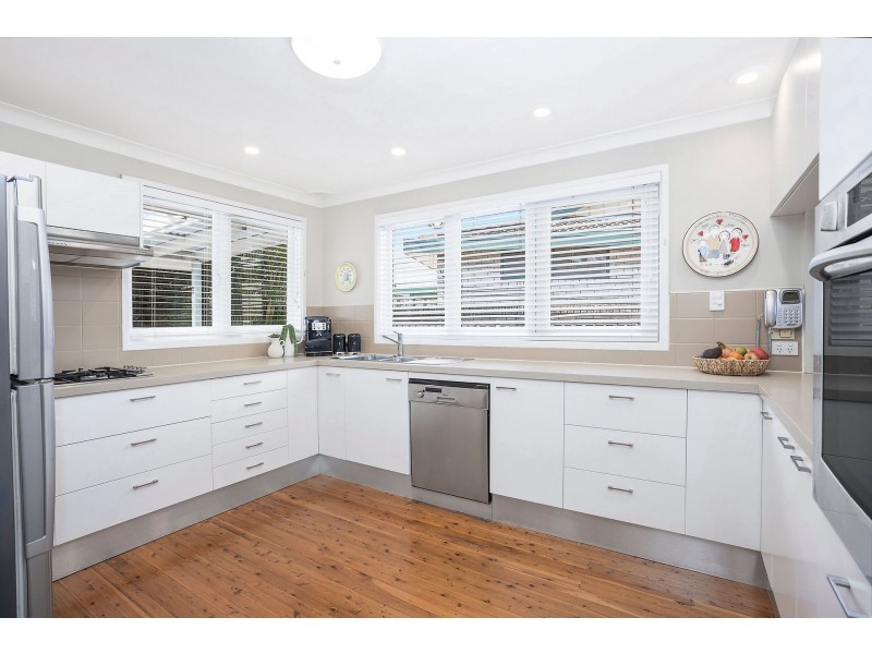 15 Leichhardt Crescent, Sylvania NSW 2224