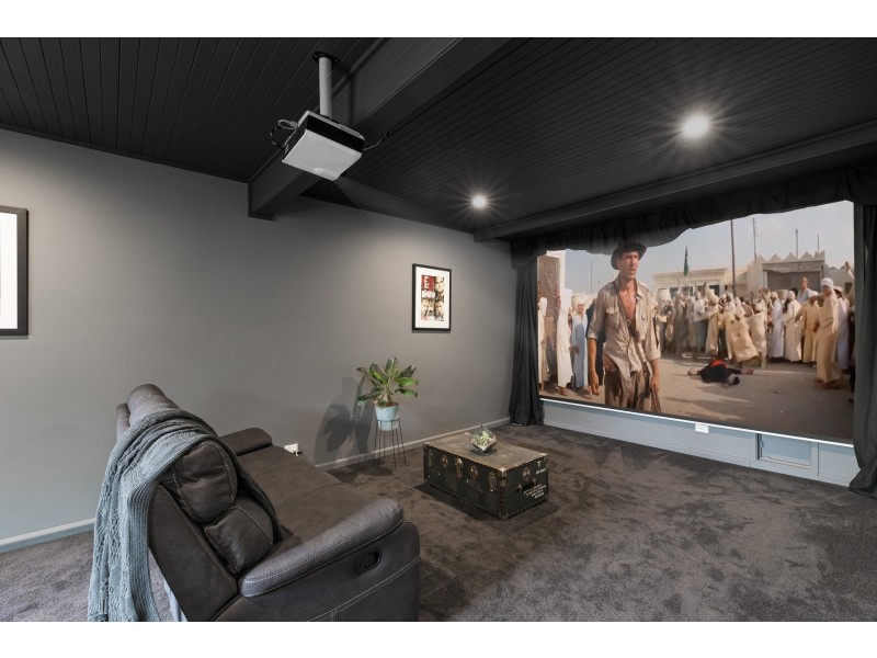 11 Bampton Avenue, Illawong NSW 2234