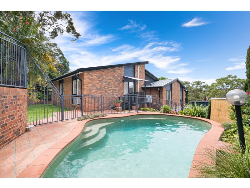 11 Bampton Avenue, Illawong NSW 2234