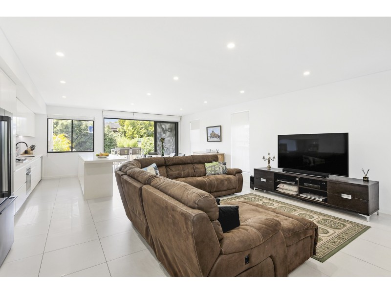 14b Carramar Crescent, Miranda NSW 2228