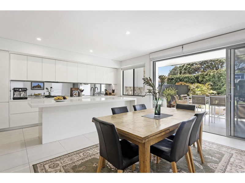 14b Carramar Crescent, Miranda NSW 2228