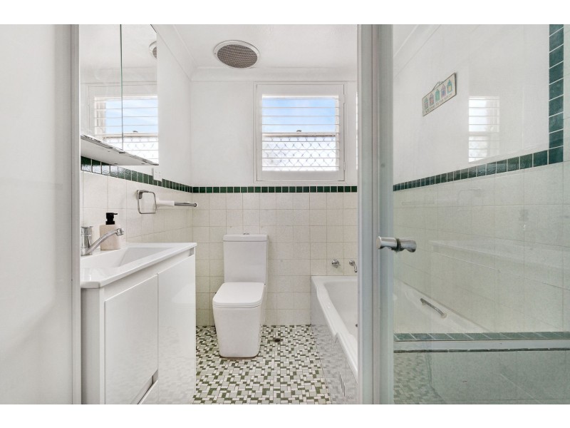 2/9 Kiora Road, Miranda NSW 2228