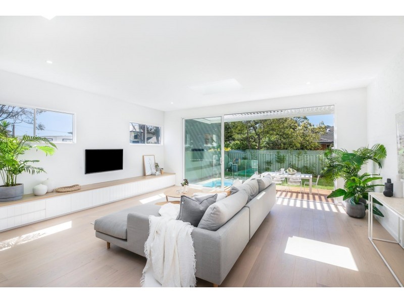 8a Kirkwood Road, Cronulla NSW 2230