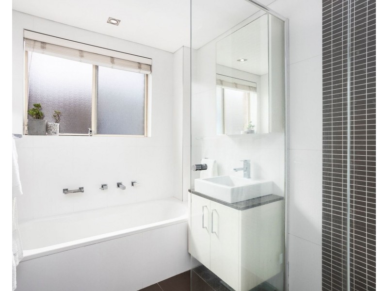 8/10-14 Warburton Street, Gymea NSW 2227