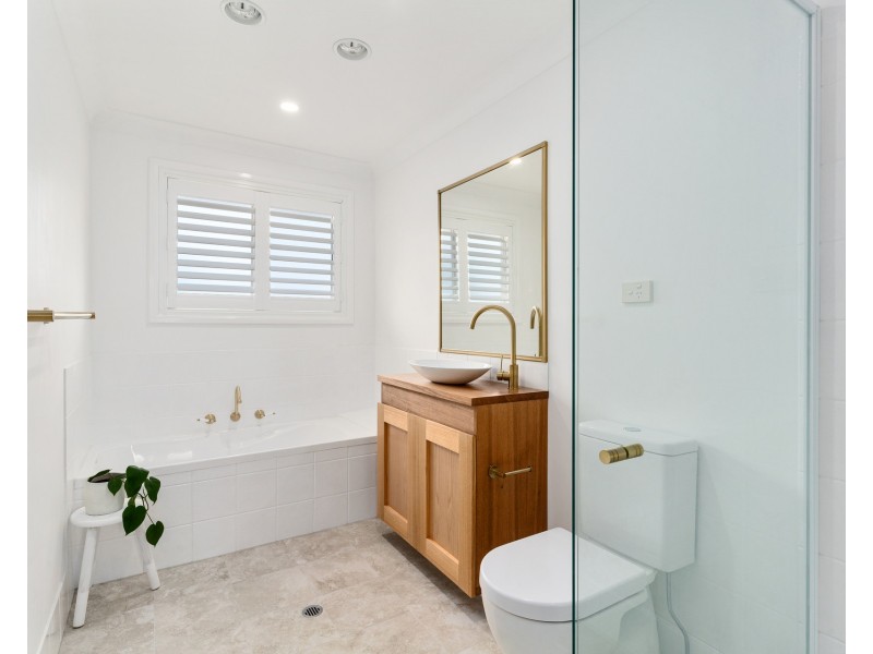 2A MacFarlane Parade, Sylvania NSW 2224