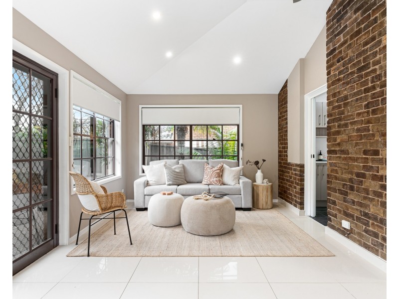 29  Mariner Road, Illawong NSW 2234