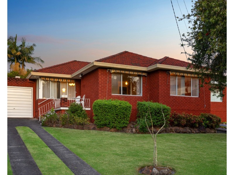 18 David Place, Peakhurst NSW 2210