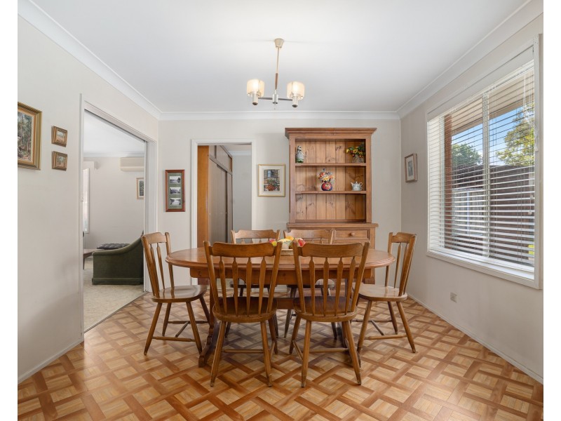 18 David Place, Peakhurst NSW 2210