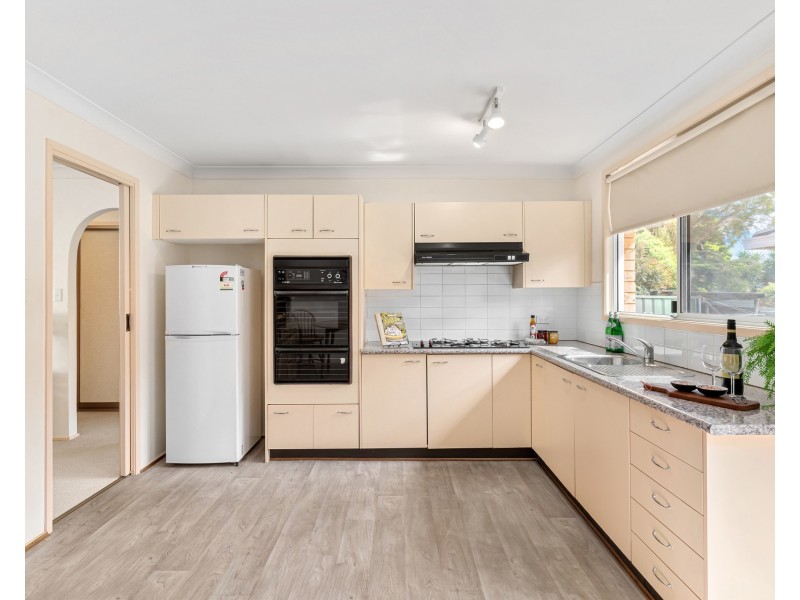 2/7 Dernancourt Avenue, Engadine NSW 2233