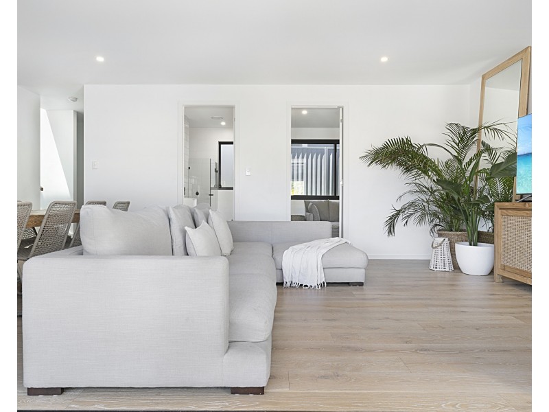 2/2 Yuruga Avenue, Caringbah South NSW 2229