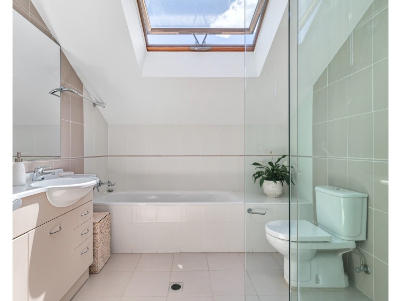 8a Fairs Avenue, Woolooware NSW 2230