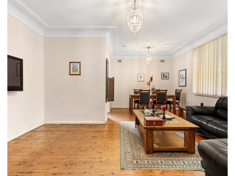 11 Karoola Crescent, Caringbah NSW 2229