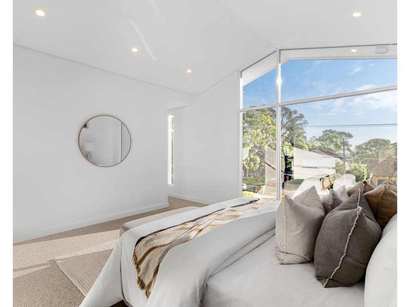 213b Oak Road, Kirrawee NSW 2232