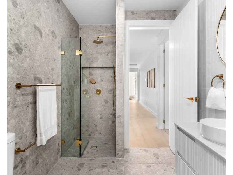 213b Oak Road, Kirrawee NSW 2232