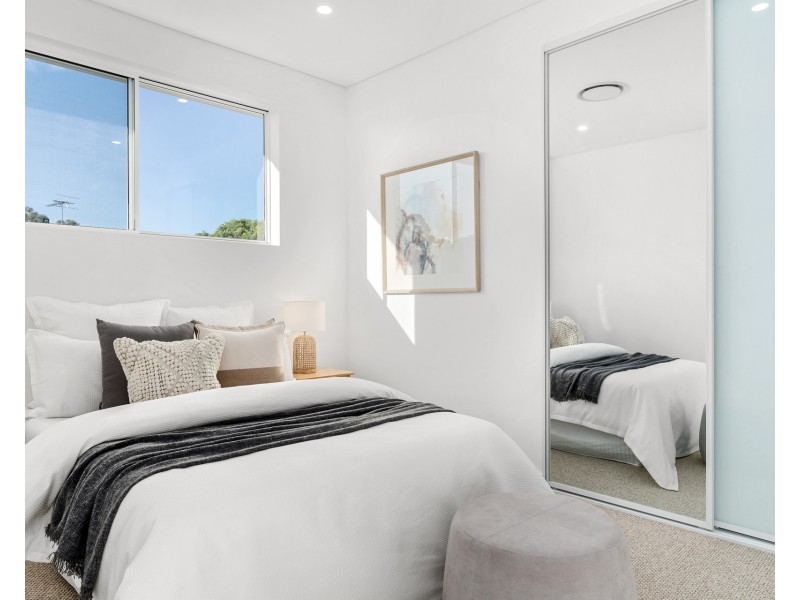 213b Oak Road, Kirrawee NSW 2232