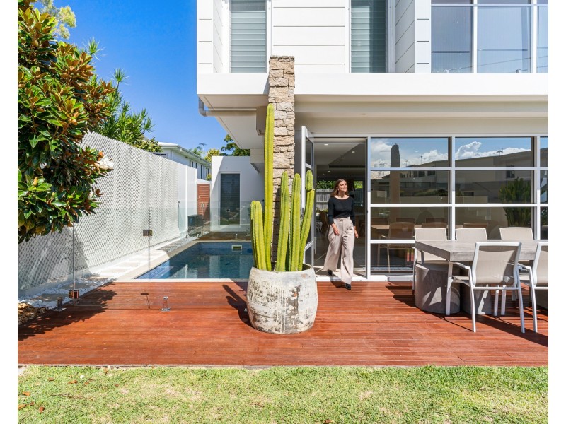 8 Crescent Road, Caringbah South NSW 2229