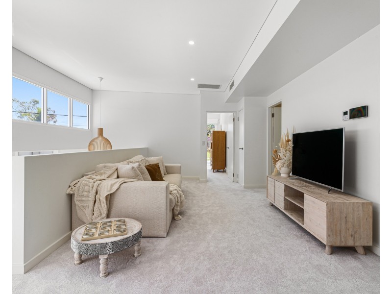 8 Crescent Road, Caringbah South NSW 2229