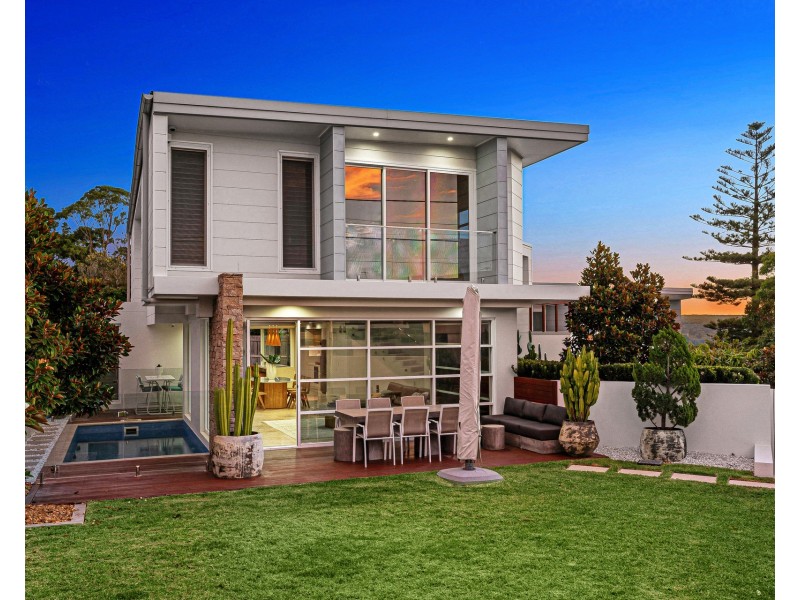 8 Crescent Road, Caringbah South NSW 2229