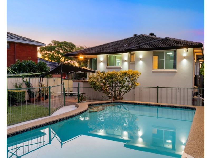 2 Jonathan Place, Miranda NSW 2228