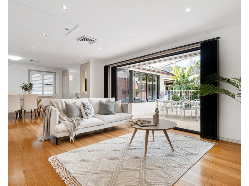 40 Oak Road, Kirrawee NSW 2232