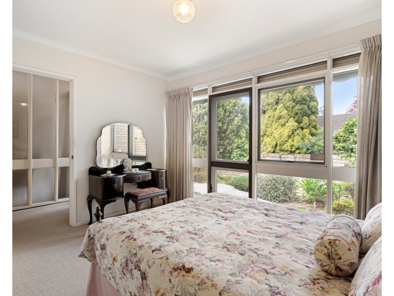 8/82 Yathong Road, Caringbah NSW 2229