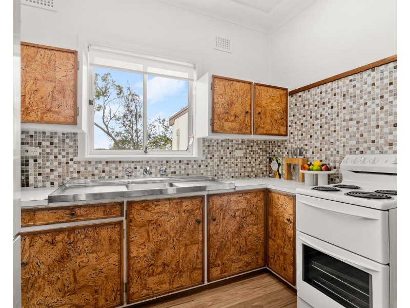 18 Corella Road, Kirrawee NSW 2232