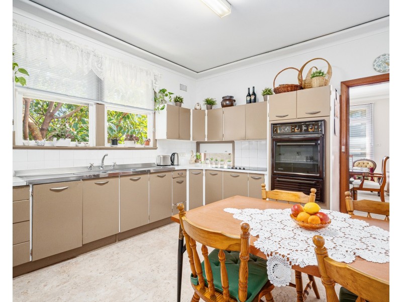 28 Faye Avenue, Blakehurst NSW 2221