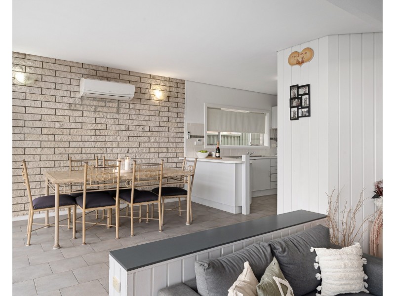 8 Stirling Avenue, Kirrawee NSW 2232