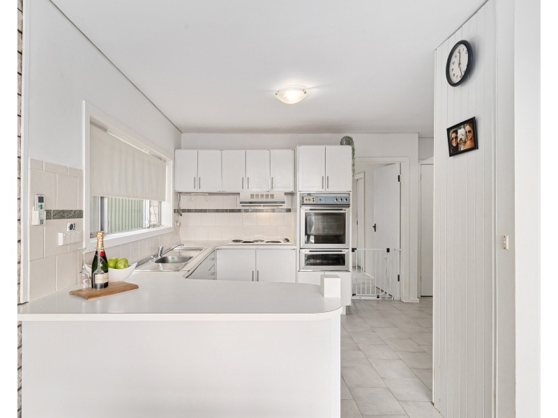 8 Stirling Avenue, Kirrawee NSW 2232